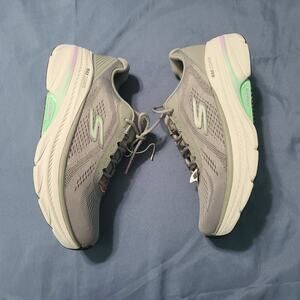 Skechers Go Run Arch Fit Max Cushioning Gray Sneakers, Women 7